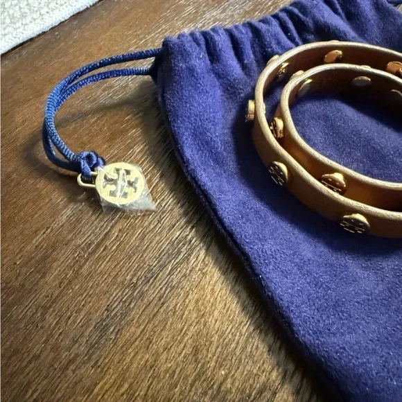 Tory Burch Tan Leather Wrap Bracelet with Gold Accents display picture 2